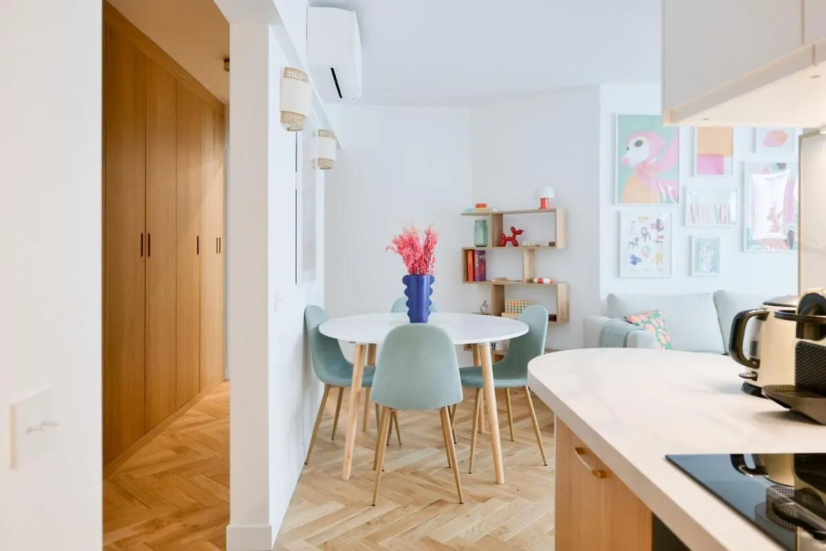 We Parisian Vanneau Cozy Home 0*, Paris