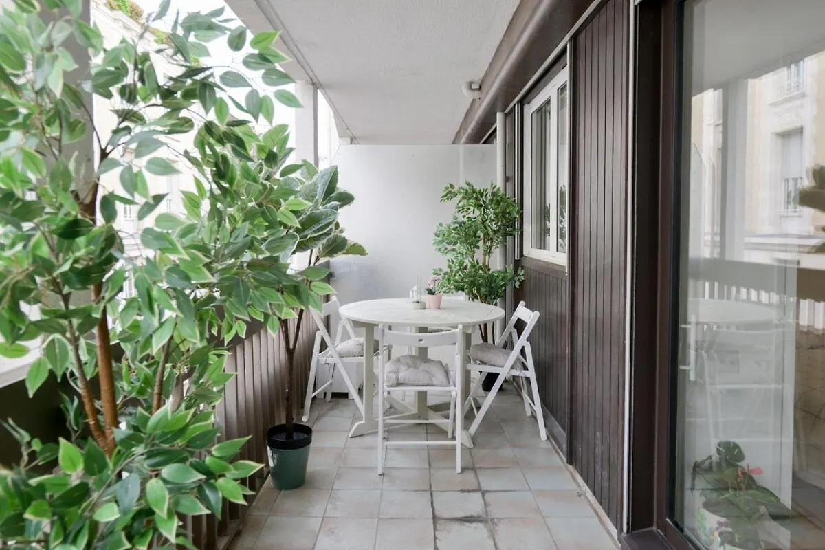 We Parisian Vanneau Cozy Home 0*, Paris